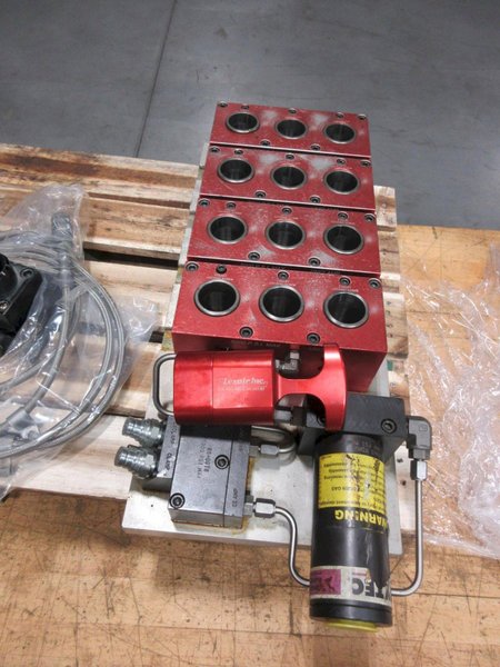 Lexair 5C 4 - Tri-Grip Collet Closer Mounted On Fixture W/ Open/Close Valve &amp; Hytec 5000PSI Pump- Auction Item