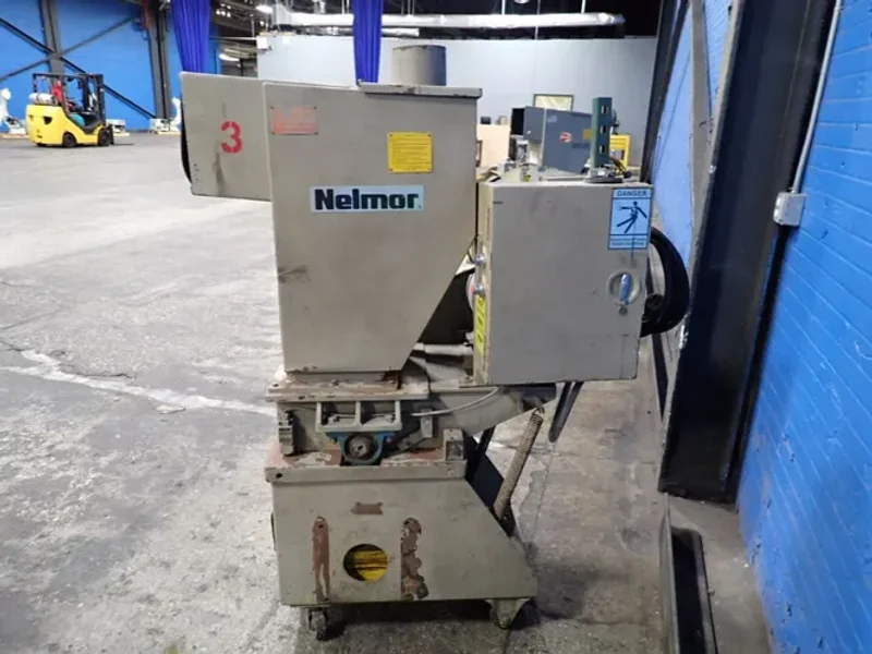 NELMORE 21" X 18" X 11" PLASTIC GRANULATOR  -  G1012M1