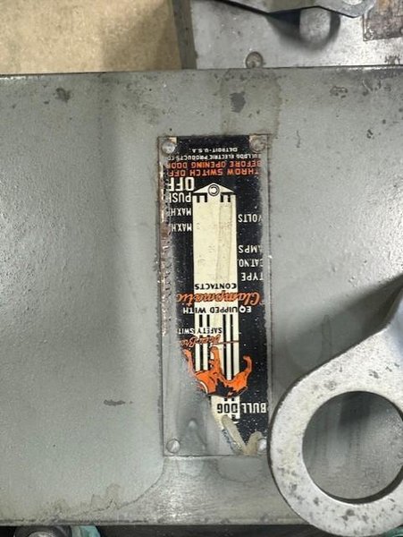 BULLDOG AND CONTINENTAL BUS PLUG BOXES  30 AND 60 AMP