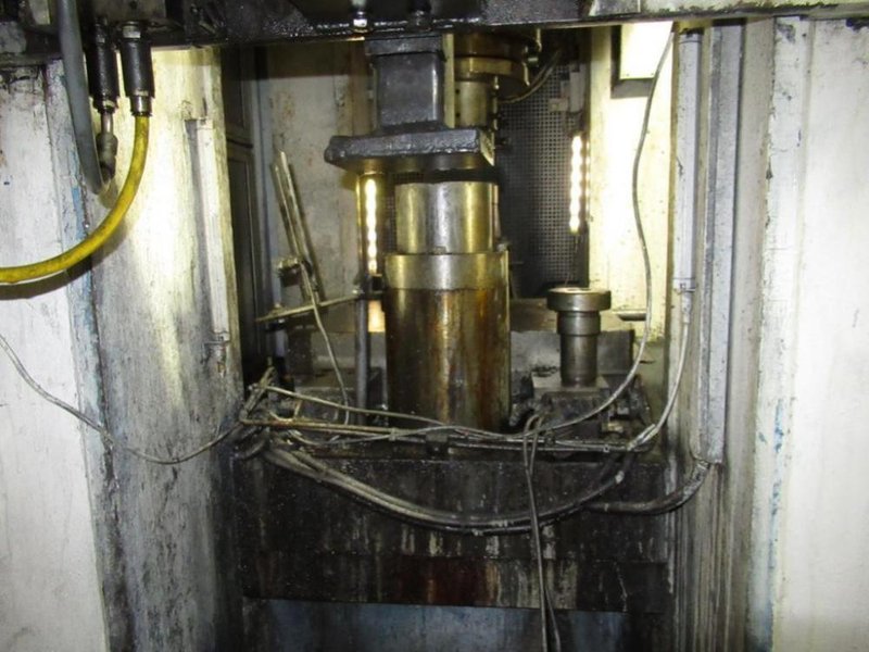 400 TON SACK &amp; KIESSELBACH STRAIGHT SIDE HYDRAULIC PRESS: STOCK #12328