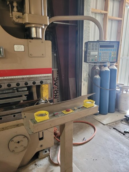 135 Ton x 10′ Cincinnati 135 FM II Hydraulic Press Brake, 1997 – Backgauge