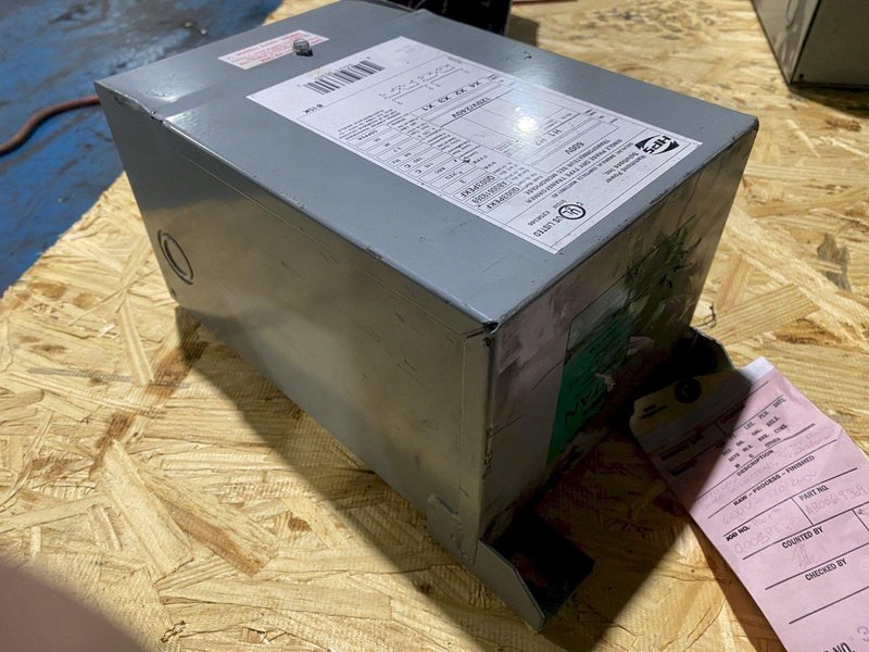Hammond Power Solutions – Q003PEKF Transformer 600V – 120/240V, 3kVA USED