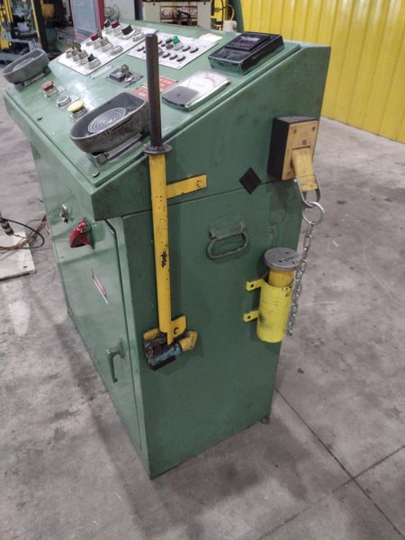 75 TON L&amp;J NO. EM275-42-24 HIGH SPEED STRAIGHT SIDE STAMPING PRESS. STOCK # 0778525