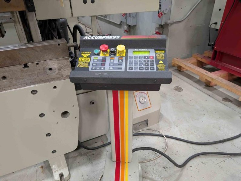 2005 Accurpress 7608 Hydraulic Press Brake (#5900)