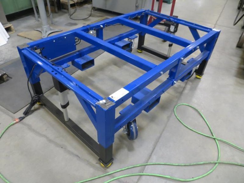 Built MB 1200  5&#039; X 3&#039;  Portable Electric Lift Table w Fork Slots w Removable Top- Auction Item