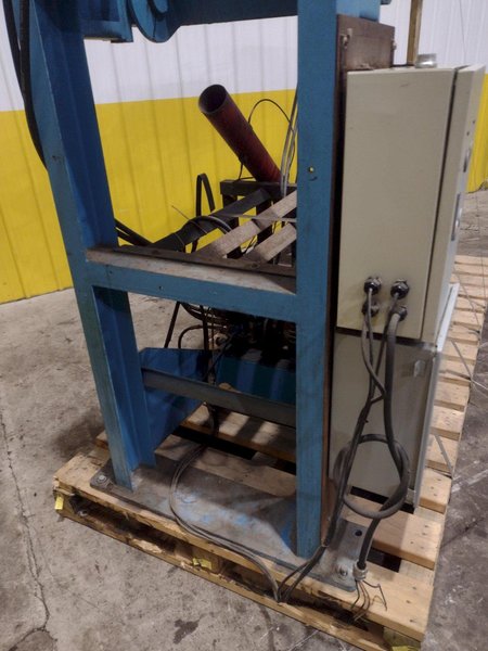 FMS (FREEDOM MILL SYSTEMS) MODEL HSW-130 HYDRAULIC COIL HOLD DOWN ARM: YOBRO 24898