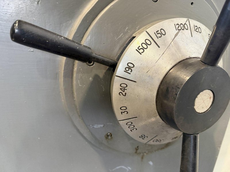 BRIDGEPORT 2S HORIZONTAL MILLING MACHINE. STOCK # 0224525