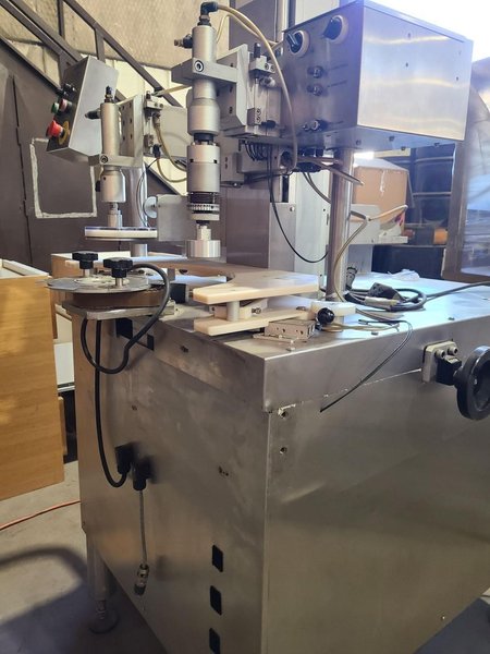 Kalish 5121A Chuck Capper, 1999 – Includes Change Parts 60cc-400cc