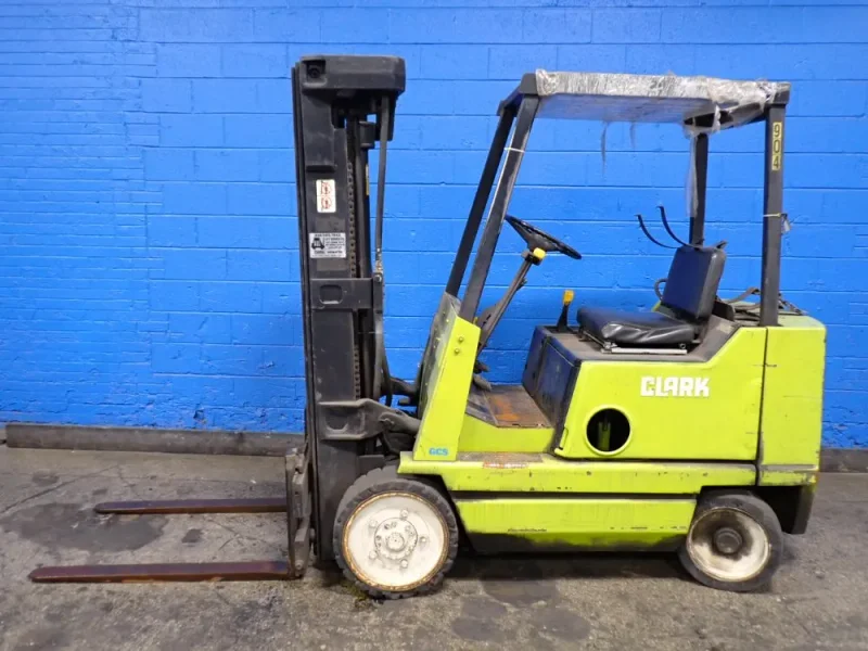 CLARK 3625 LBS PROPANE FORKLIFT  -  GCS20MB