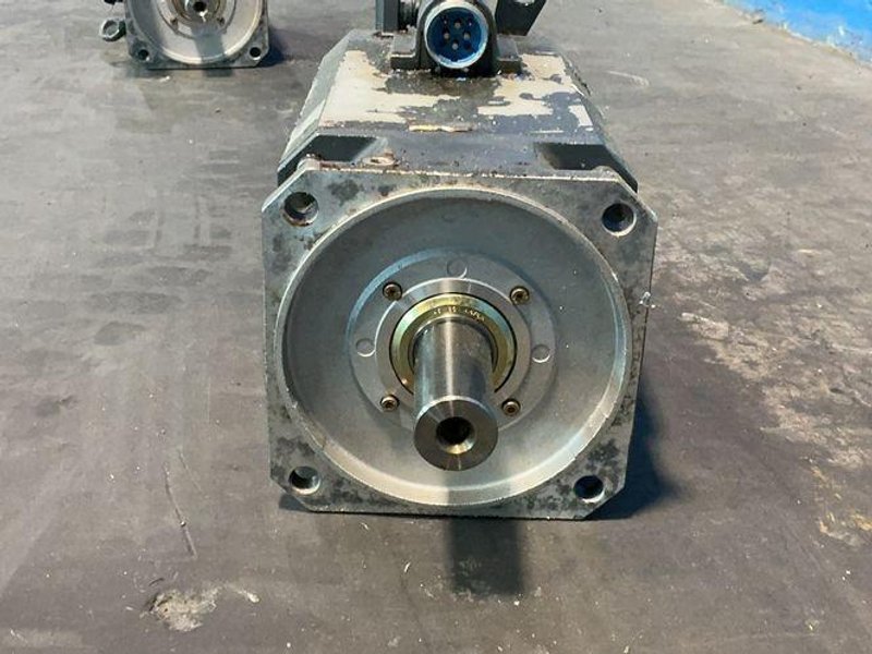 SIEMENS 2000RPM SERVO MOTOR  -  1FT6105-1AC71-4AG1