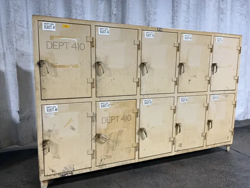 STRONG HOLD 10 DOORS LOCKERS