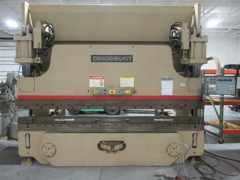 Cincinnati 175 Form Master II CNC Hydraulic Press Brake, 175 Ton x 12&#039;, Crowning