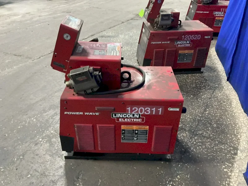 LINCOLN ELECTRIC 82 A MIG WELDER  -  455M POWER WAVE