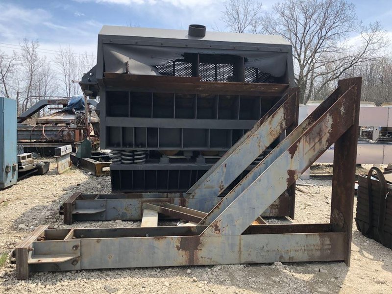 G/K MODEL VM240 LUMP CRUSHER, S/N C10644-03
12&#039; Wide X 5&#039; Deep X 8&#039;4&quot; Long
Rate of Feed: 40 TPH @ 85 Lbs Per Cu. Ft.  BASE &amp; LEGS #11587
Material Description: Sand
38,000 Lbs