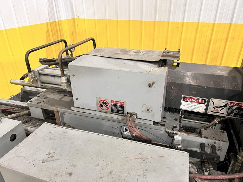 80 TON NEWBURY MODEL #V580BRS INJECTION MOLDER: STOCK #20099