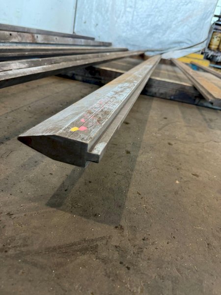 144&quot; V-DIE 45 DEGREE MALE PRESS BRAKE DIE. STOCK # 0877824