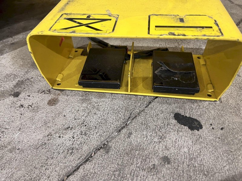 4,000 LB X 72" X 36" SOUTHWORTH MODEL #LS4-36 HYDRALUIC LIFT TABLE WITH ROLLER TOP: STOCK #20907