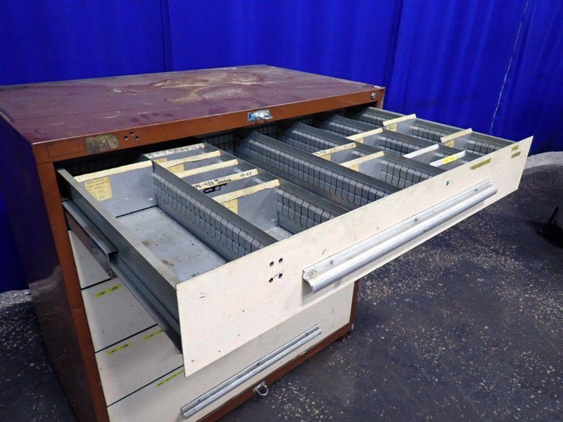 RACK ENGINEERING CO. 5 DRAWERS TOOL CABINET