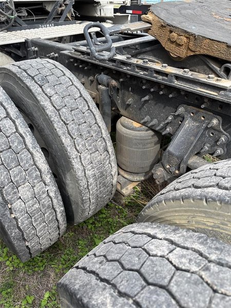 2022 Volvo VNL64T 760 4V4NC9EH7NN602666