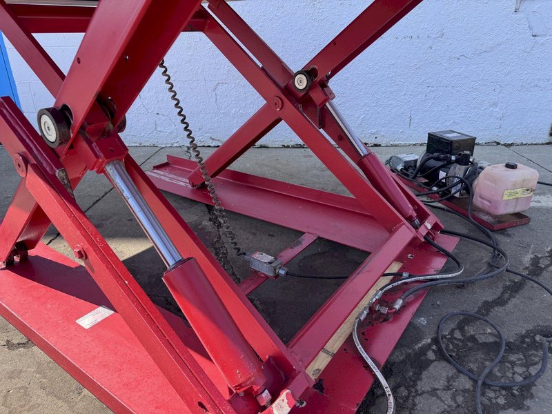 1,950 LB. SOUTHWORTH ELECTRIC SCISSOR LIFT TABLE: STOCK #80986