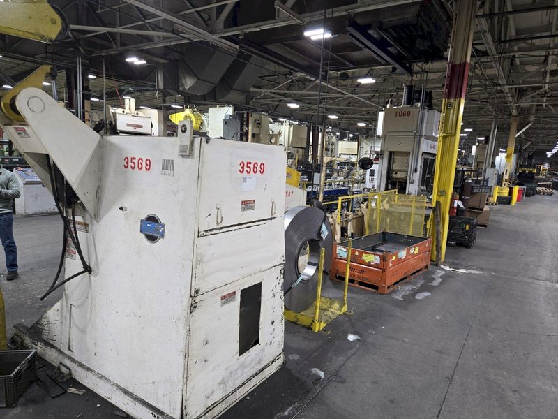 15,000 LBS X 24" X SERVO COE FEED: YOBRO #24921