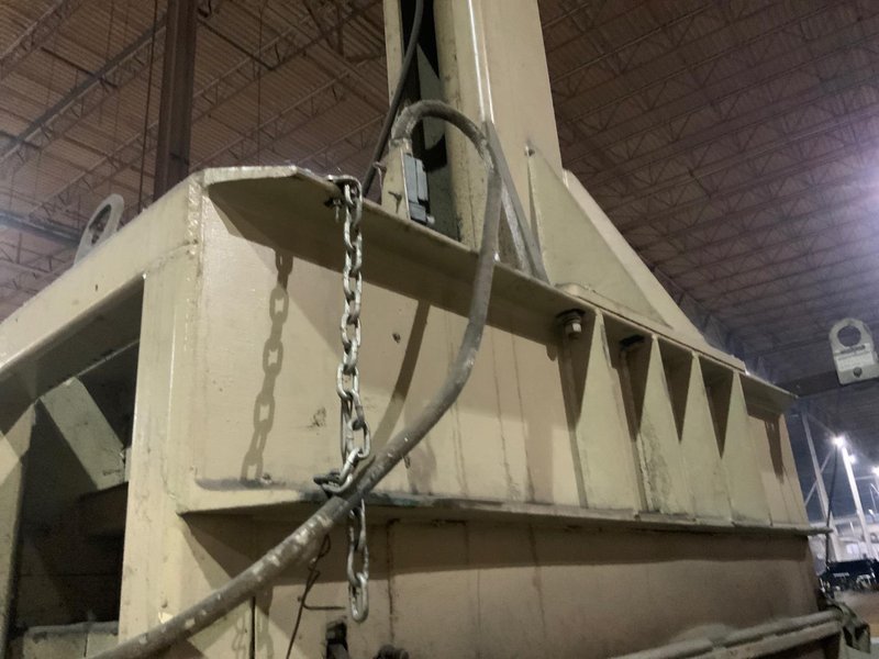 SELMA VERTICAL INDUSTRIAL BALER . STOCK# 1263622