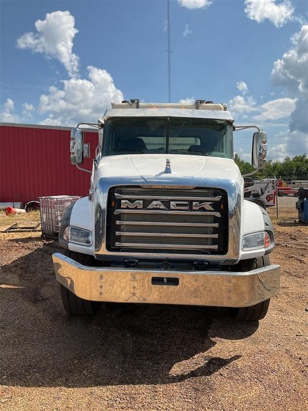 2025 Mack GR64B 1M2GR2GC1SM043902