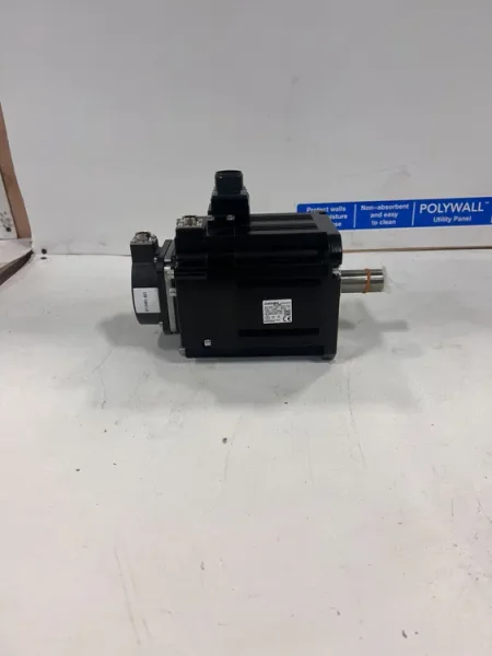 MITSUBISHI HF154BS-A51 AC SERVO MOTOR NEW WITH OPEN BOX