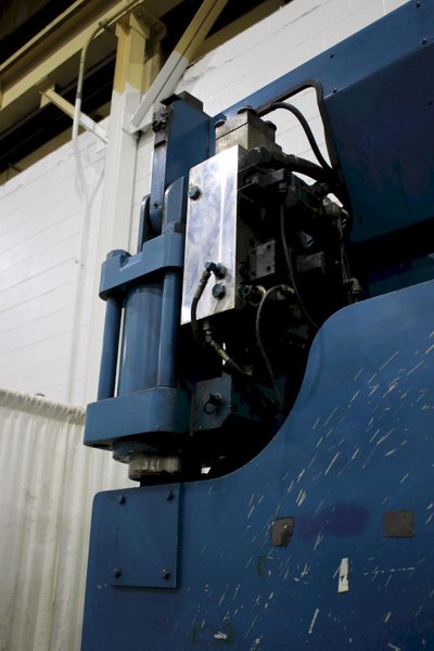 135 TON X 8' CINCINNATI MDL 135FMII HYDRAULIC PRESS BRAKE: STOCK #75067