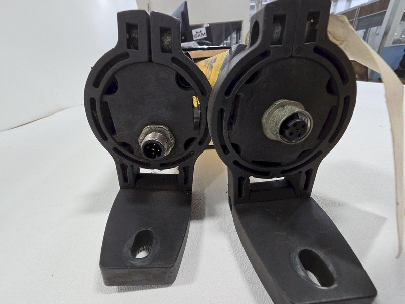 SICK XC40E-0903A0A0CAB0/XC40S-0903A0A0CAB0 LIGHT CURTAIN SET USED