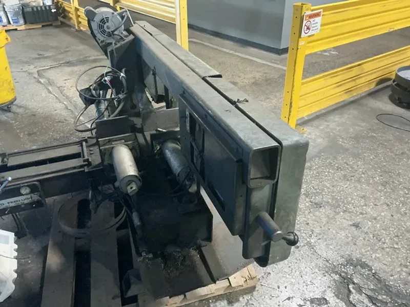 EMERSON 24" X 11" HORIZONTAL BAND SAW  -  10-2000S
