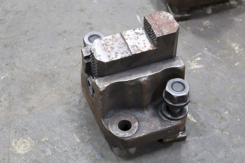 5&#039; X 2&#039; CHUCK JAWS: STOCK 72354