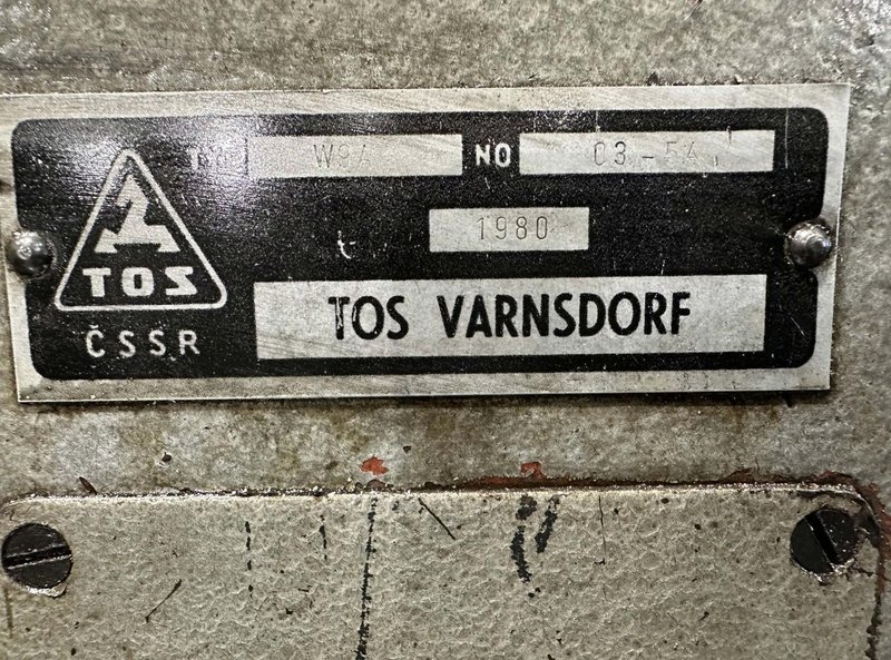 3.5" TOS MODEL #W9 ROTARY TABLE HORIZONTAL BORING MILL 1980 : YOBRO 25160