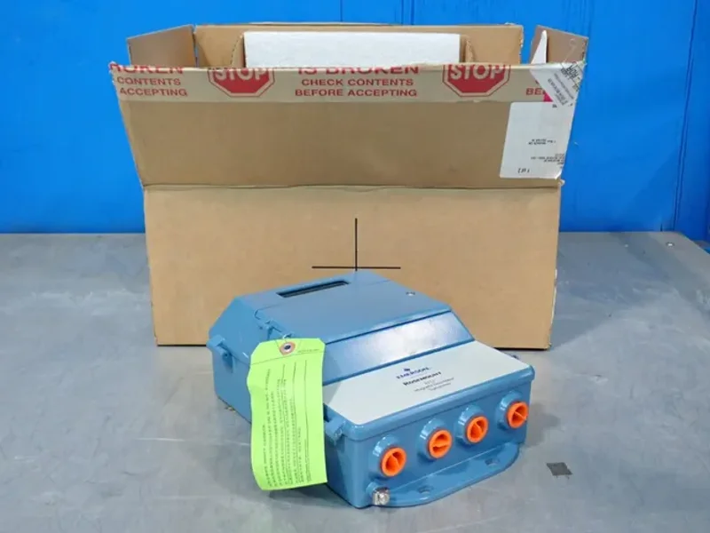 EMERSON ROSEMOUNT 8712 MAGNETIC FLOW METER TRANSMITTER   -  8712EMR1A1N5M4Q4