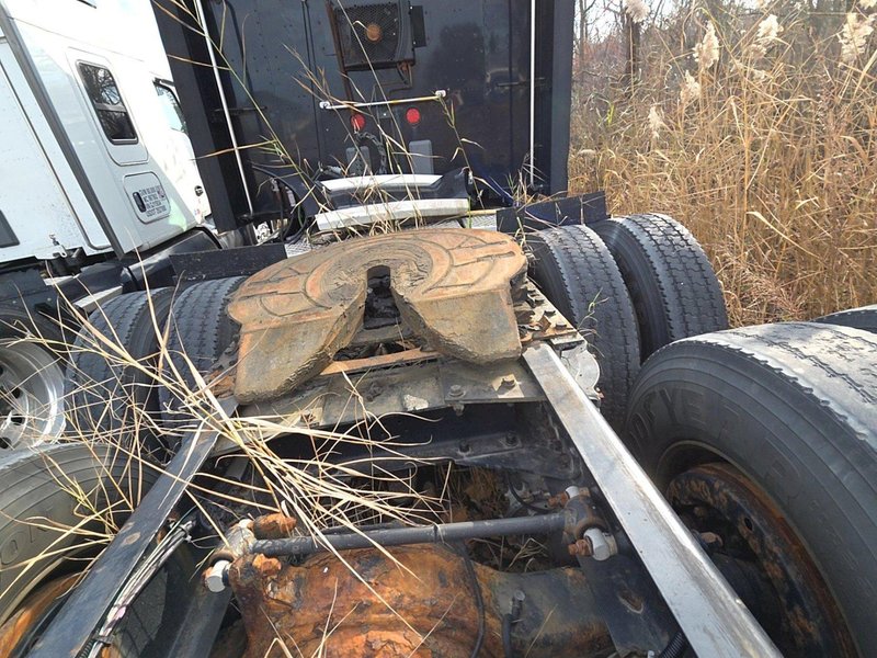 Kenworth T680 Sleeper Truck, 2015 – PACCAR MX-13, Automated Transmission, 76″ Sleeper