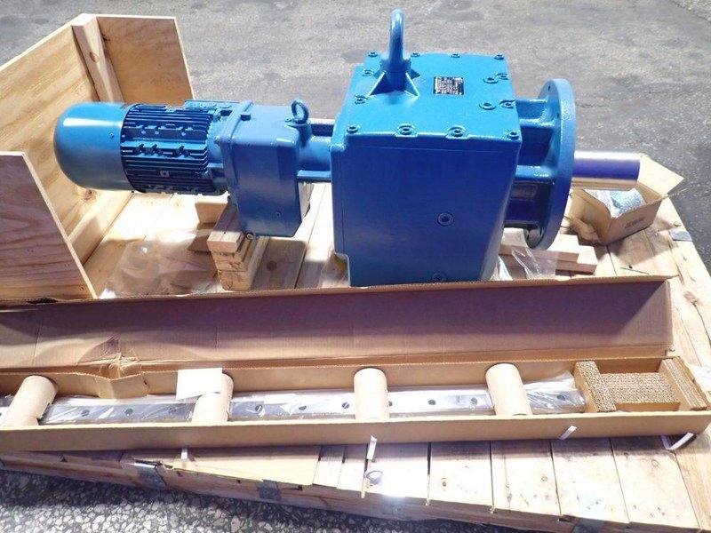 NORD DRIVE SYSTEMS NORD GEAR CORPORATION 10 HP GEAR DRIVE