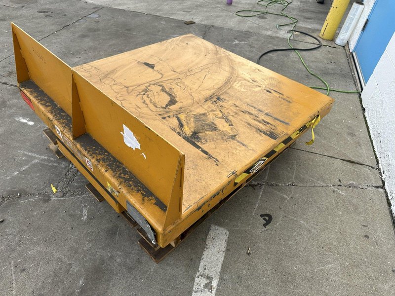 4000 LB PRESTO ECOA MODEL #CLTLT HYDRAULIC TILT LIFT TABLE: STOCK #78094