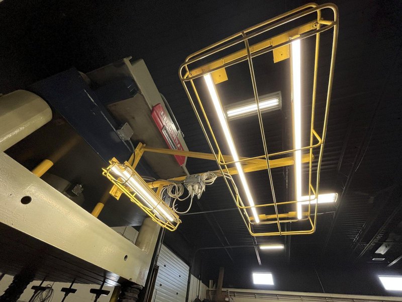 100Ton Cincinnati &#039;Electroshape&quot; Spotting Press