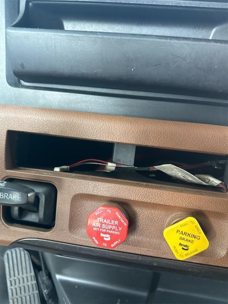 2019 Freightliner Cascadia 1FUJHHDR5KLKM7237