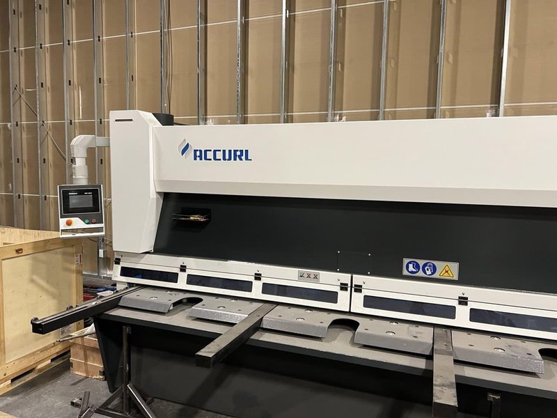 1/4″ x 10′ Accurl MasterCut Guillotine Shear, 2022 – Light Curtain, Backgauge