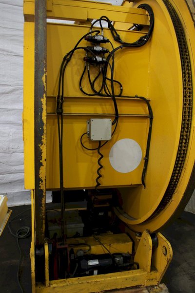 4000 LBS AIR TECHNICAL INDUSTRIES PACMAN TYPE UPENDER: STOCK #76417