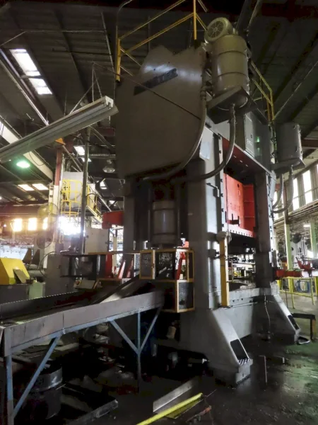 600 TON MINSTER E2-600-96-54 HEVI-STAMPER STRAIGHT SIDE DOUBLE CRANK PRESS. STOCK # 0325826