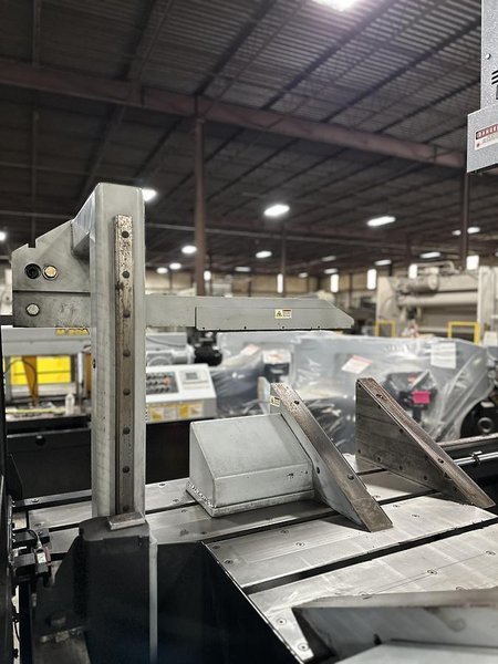 25″ x 30″ HydMech V25APC Vertical Bandsaw, 2021