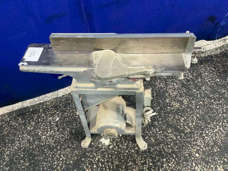 DELTA 4”X32.5” JOINTER  -  NJ-227