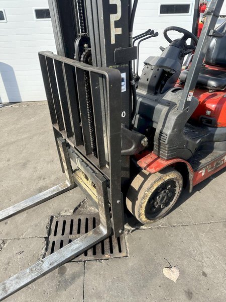 5000 LB TUSK MODEL 500 CG-16 LP GAS FORK LIFT: STOCK #77626