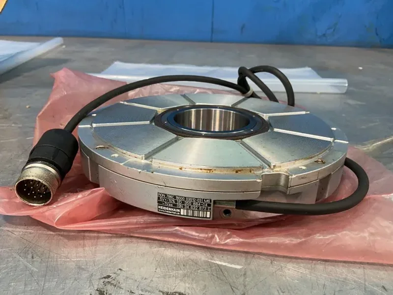 HEIDENHAIN ROTARY ANGLE ENCODER   -  RCN 729 32768 03S17-7V