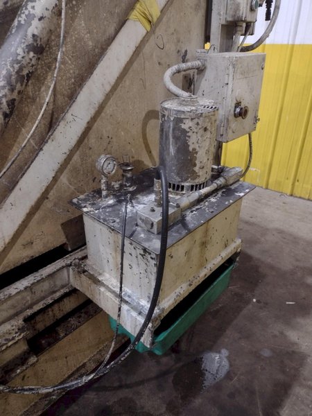 33" 39" x 51"  HYDRAULIC CELL BIN PARTS DUMPER: YOBRO #25026