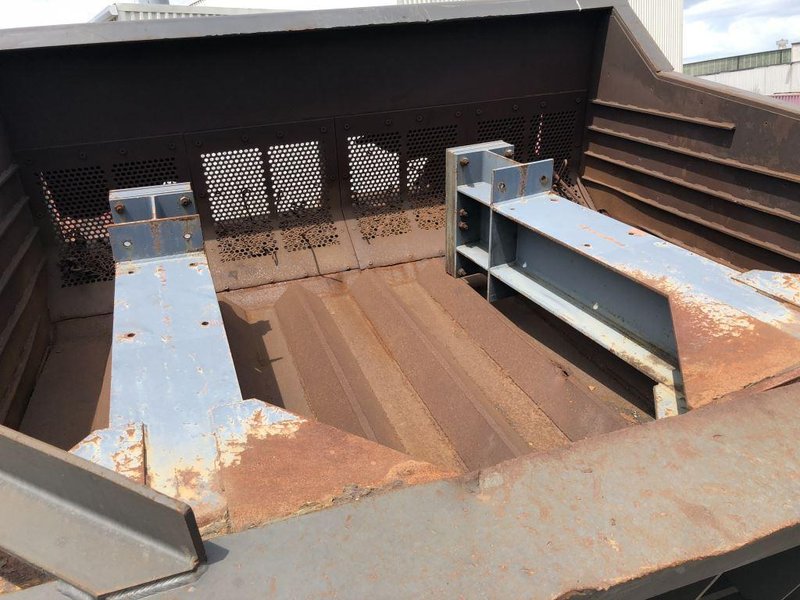 G/K MODEL VM240 LUMP CRUSHER, S/N C10644-03
12&#039; Wide X 5&#039; Deep X 8&#039;4&quot; Long
Rate of Feed: 40 TPH @ 85 Lbs Per Cu. Ft.  BASE &amp; LEGS #11587
Material Description: Sand
38,000 Lbs