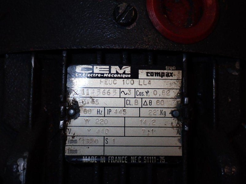 VARIAN PUMP  -  SD-2500