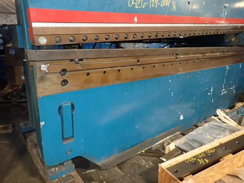 CINCINNATI 230 T PRESS BRAKE   -  230 AF X 12FT